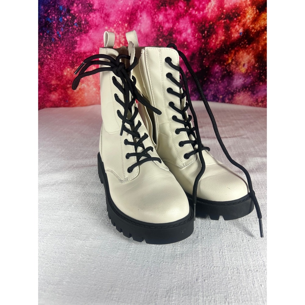 Art Class Cream Off White Combat Boots Chunky Lug Sole Black Laces Size 4